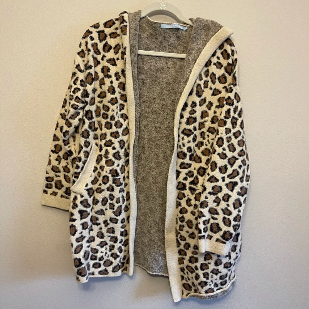 Michelle Nicole oversized cheetah print cardigan size medium